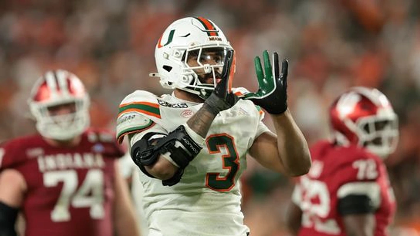 Chargers bolster pass rush drafting Akheem Mesidor