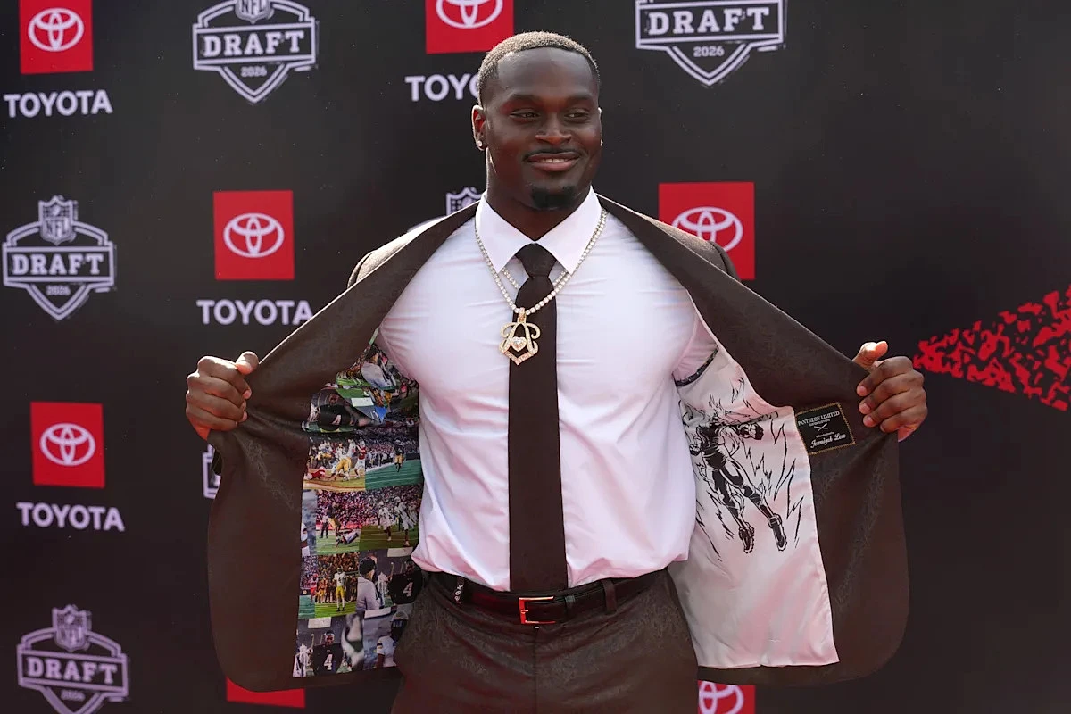 Jeremiyah Love's rookie contract will set RB record