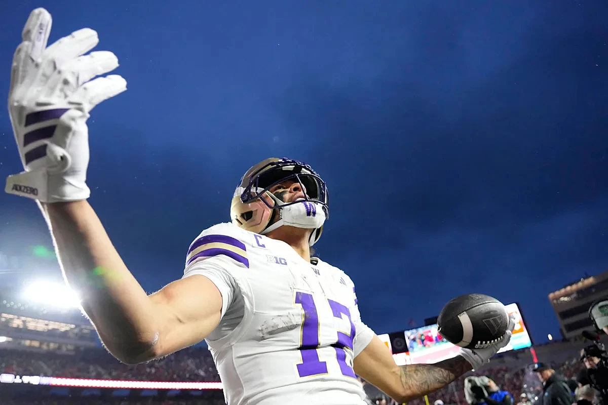 Rumor Opens Door for Buccaneers To Trade up in Round 2 for Perfect Mike Evans Replacement - Image 1