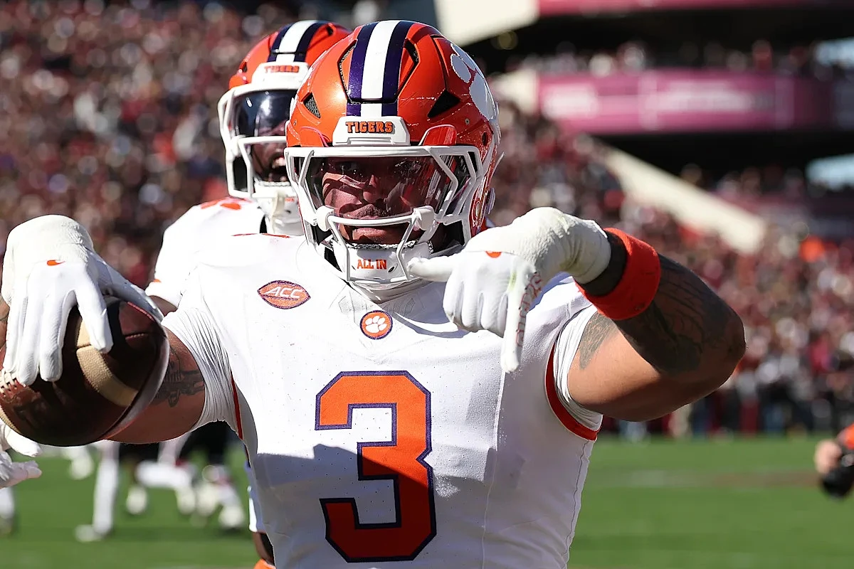 Buffalo Bills draft thudding worker in Clemson EDGE T.J. Parker