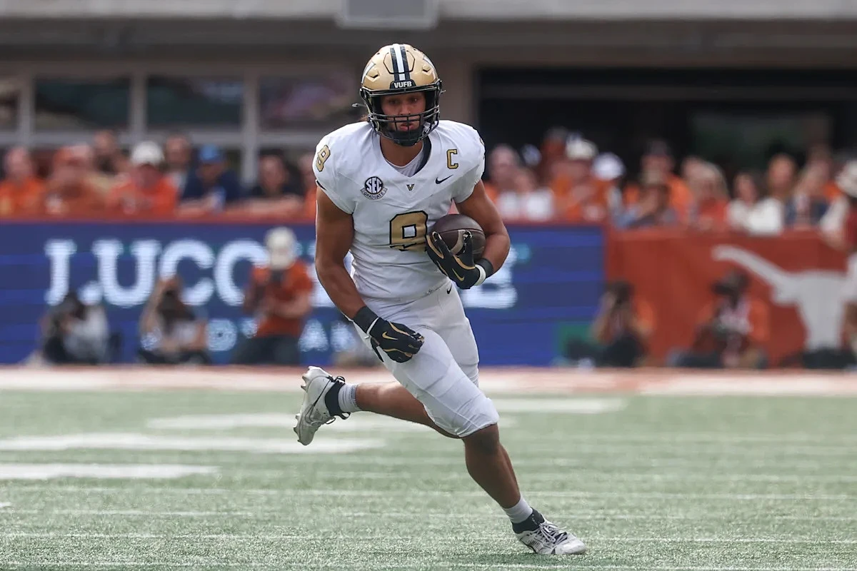 2026 NFL Draft Video: Eagles get 'freak' athlete, potential Dallas Goedert successor in Eli Stowers