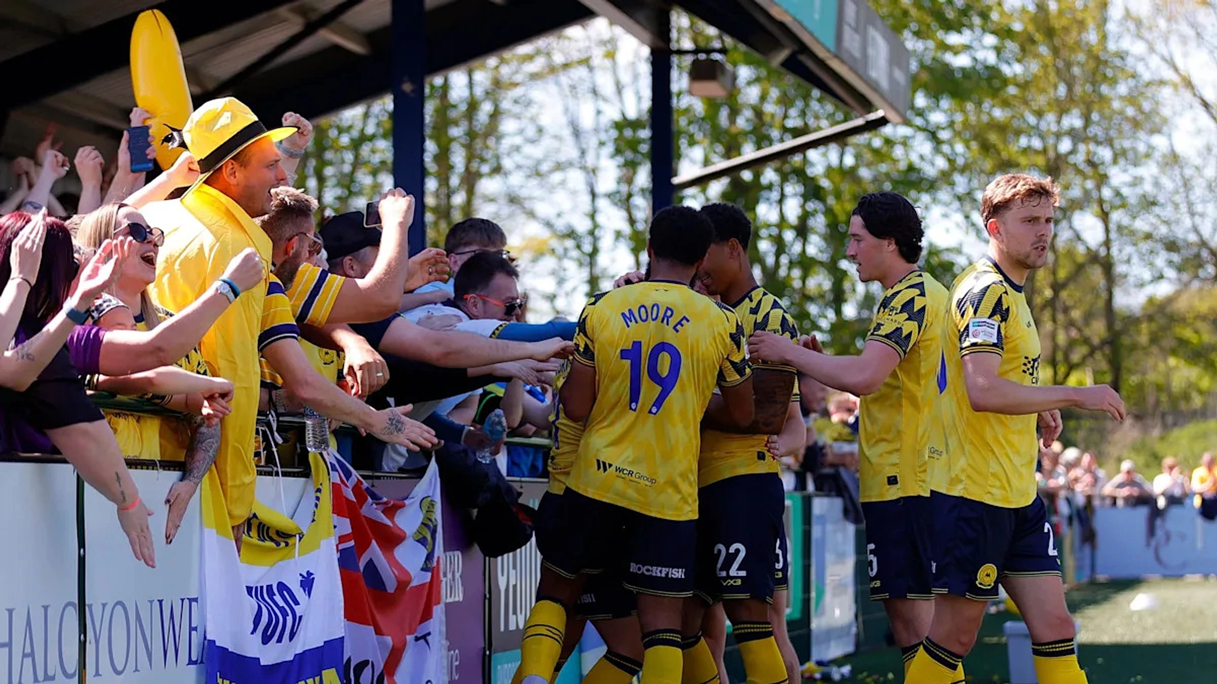 Torquay United reach play-off semi-finals - Image 1