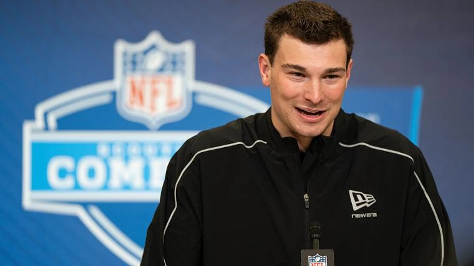 Fans can't stop laughing at Fernando Mendoza's outfit change at 2026 NFL Draft