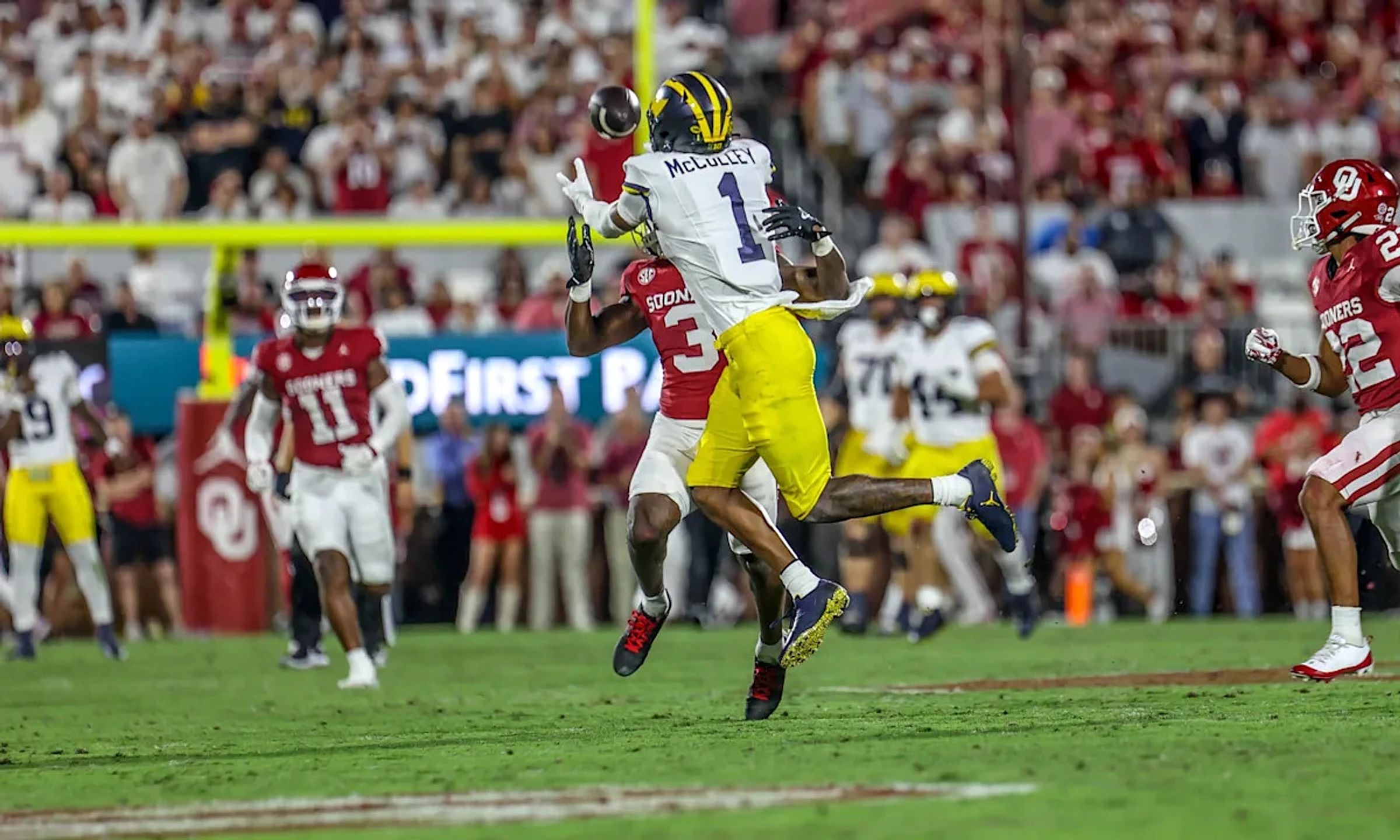 Former Michigan WR Donaven McCulley signs with Dolphins