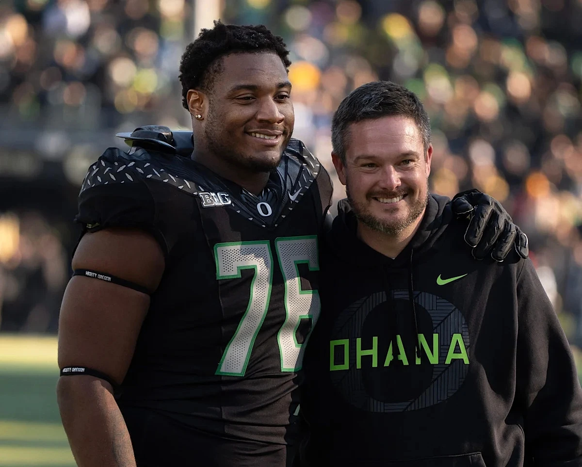 Oregon OT Isaiah World expected to sign with LA Chargers as UDFA