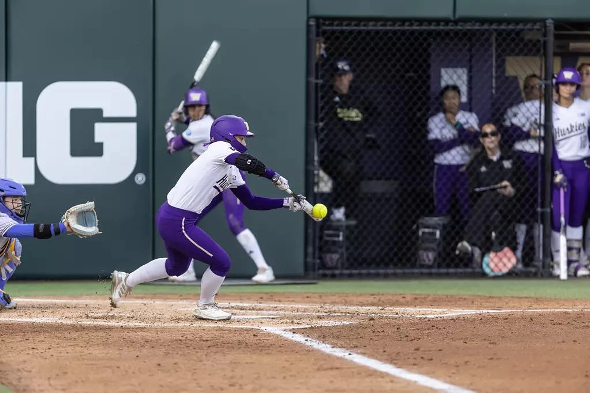 Washington softball swept by No. 7 UCLA after 9-1 loss on Sunday - Image 1