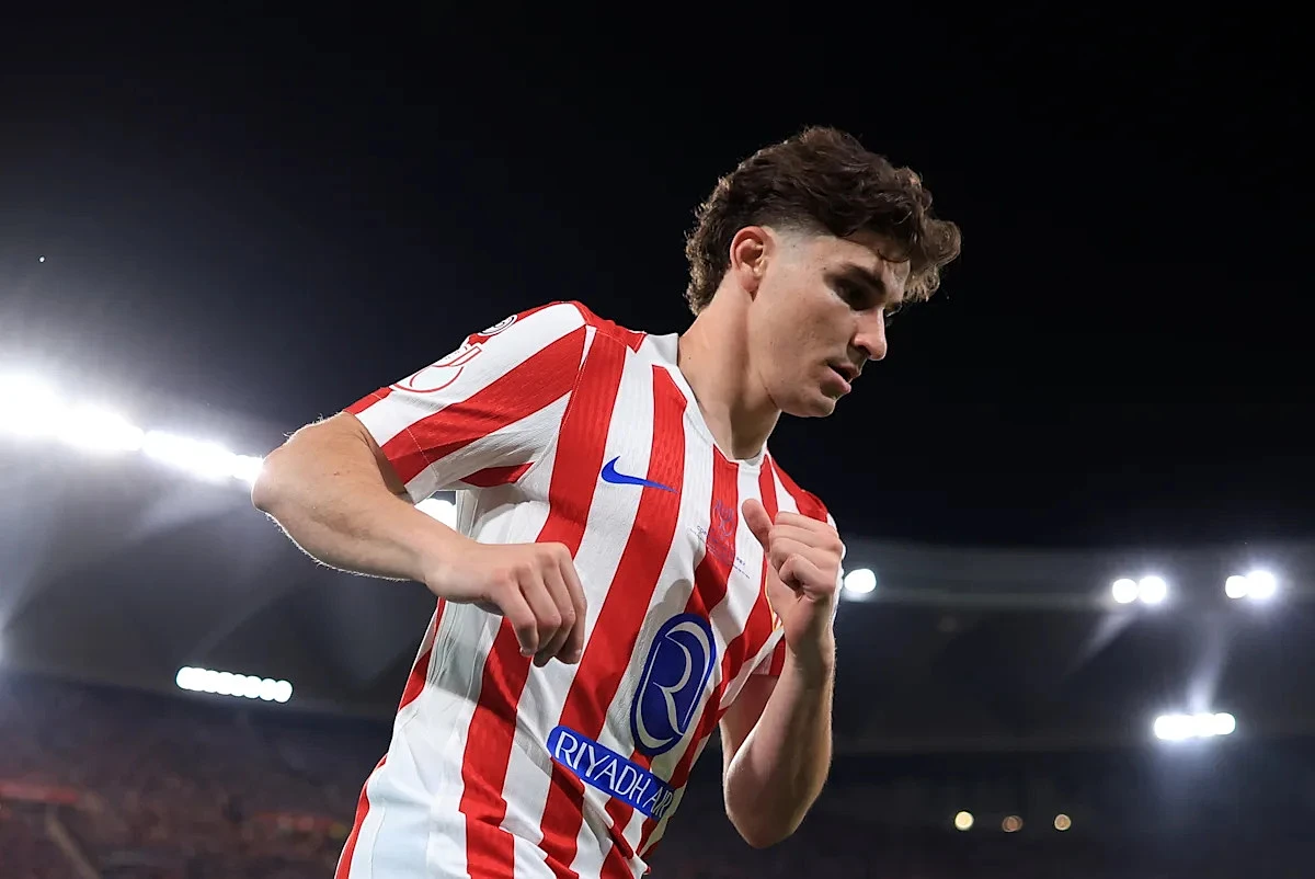 Julian Alvarez reacts to talk Barcelona have made contact with Atletico over summer transfer