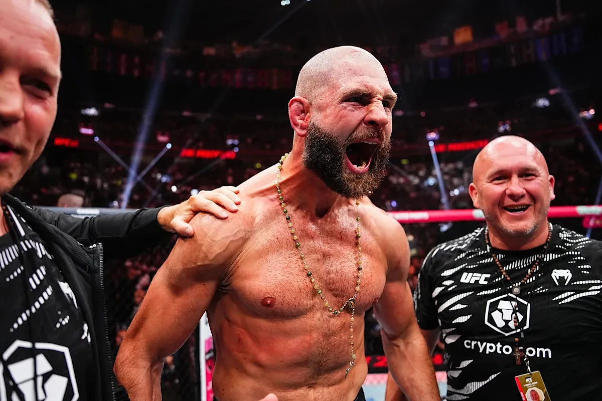Jiri Prochazka claps back at Carlos Ulberg: 'I don't want to hear this bulls*** from a stripper' - Image 1