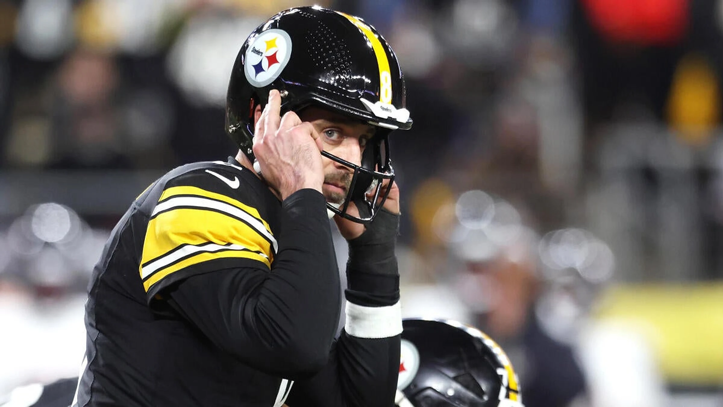 Steelers place rare right-of-first-refusal tag on QB Aaron Rodgers - Image 1