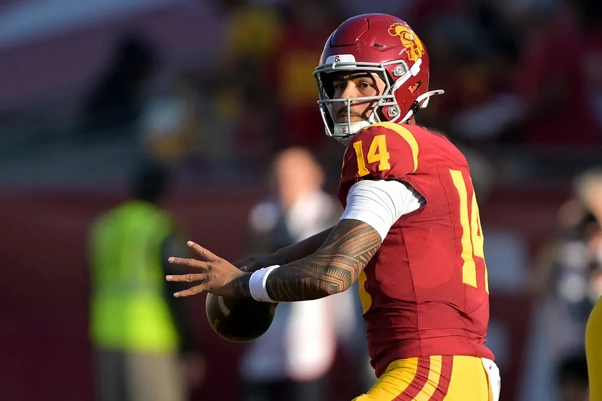 Why does this 2027 NFL mock draft have Lions picking QB in Round 1? - Image 1