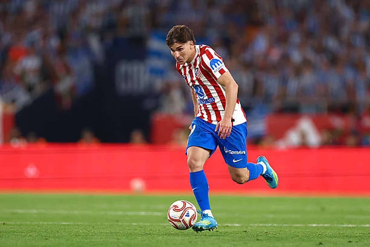Diego Simeone says Arsenal, Barcelona and PSG are interested in ‘extraordinary’ Julian Alvarez - Image 1