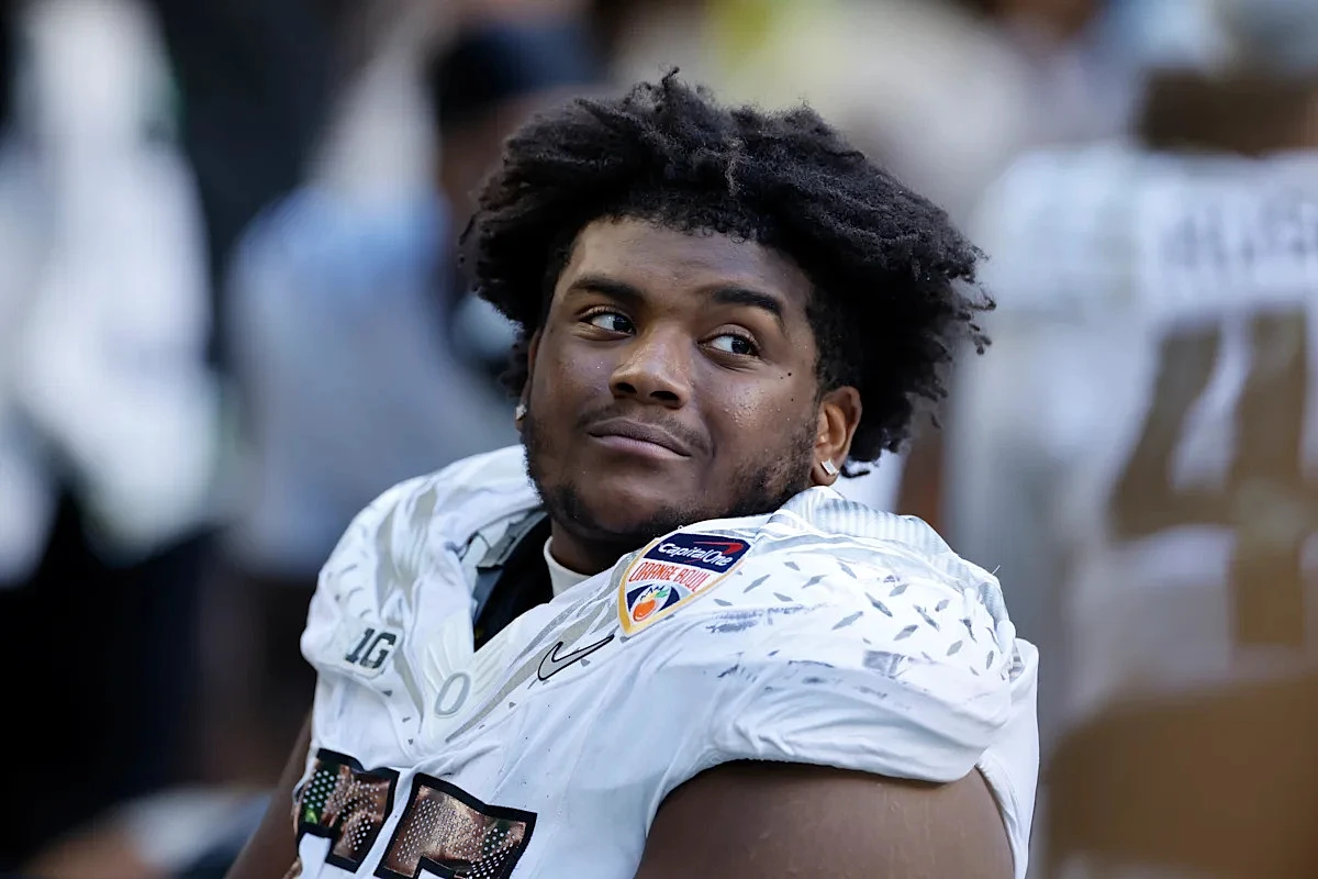 Chargers improve defense in 2027 NFL mock draft