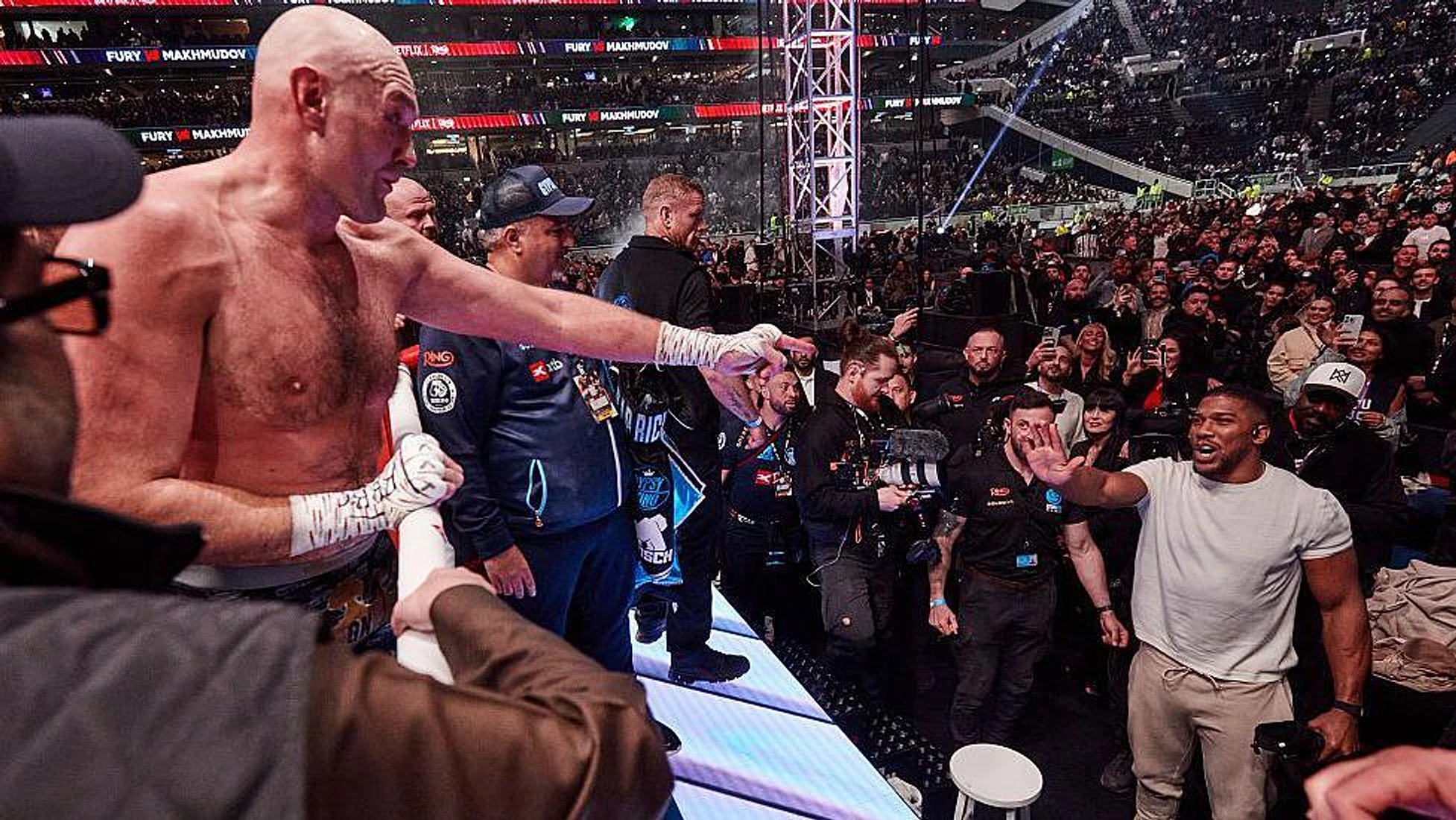 Joshua warm-up loss would kill Fury fight - Warren - Image 1