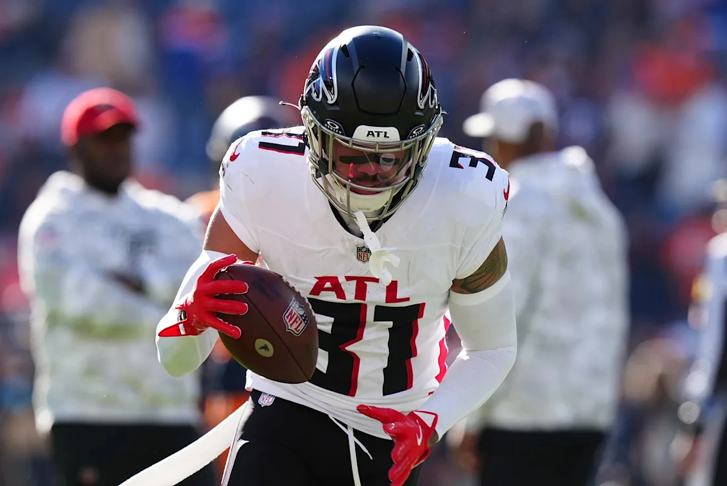 Former Falcons safety to retire from NFL after 9 seasons