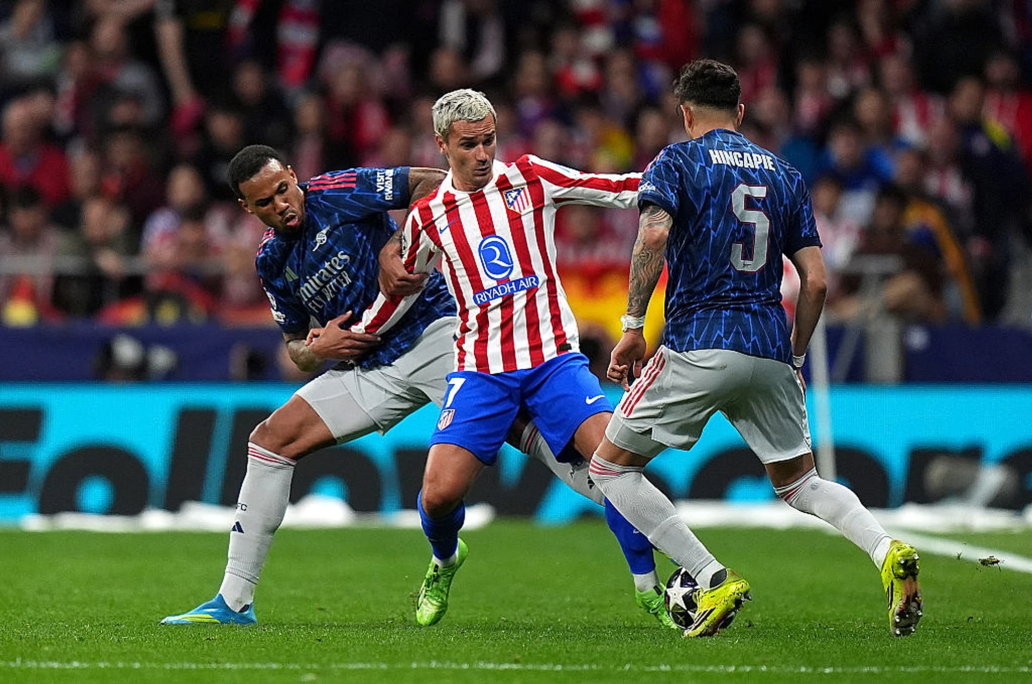📹 Only penalties counted? Atleti and Arsenal in fiery 1st semi row - Image 1