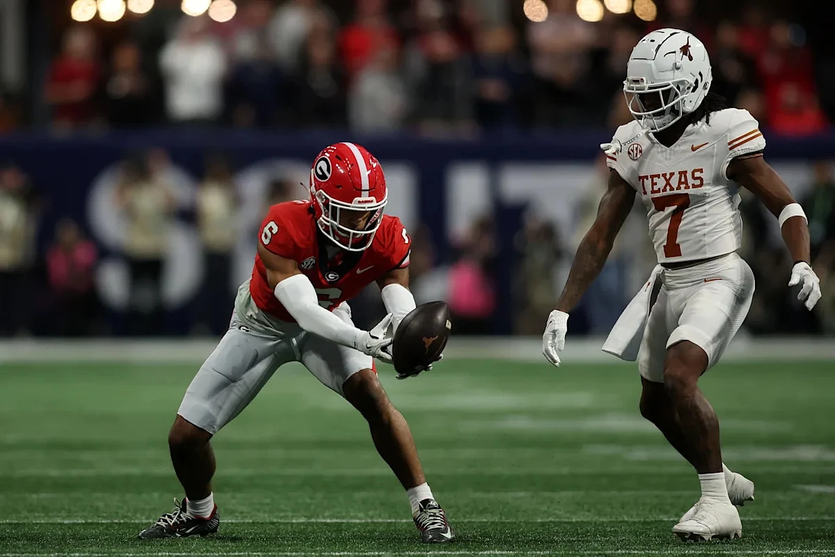 Social media reacts after 4-star DB decommits from Georgia football