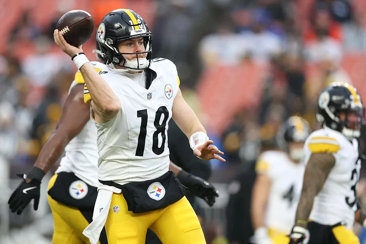 Steelers QB depth chart: How it looks without Aaron Rodgers