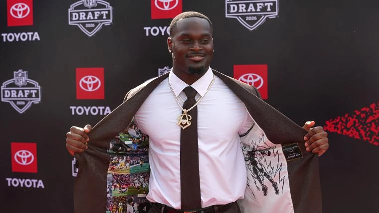 Cardinals' Jeremiyah Love has a real plan for a historic payday