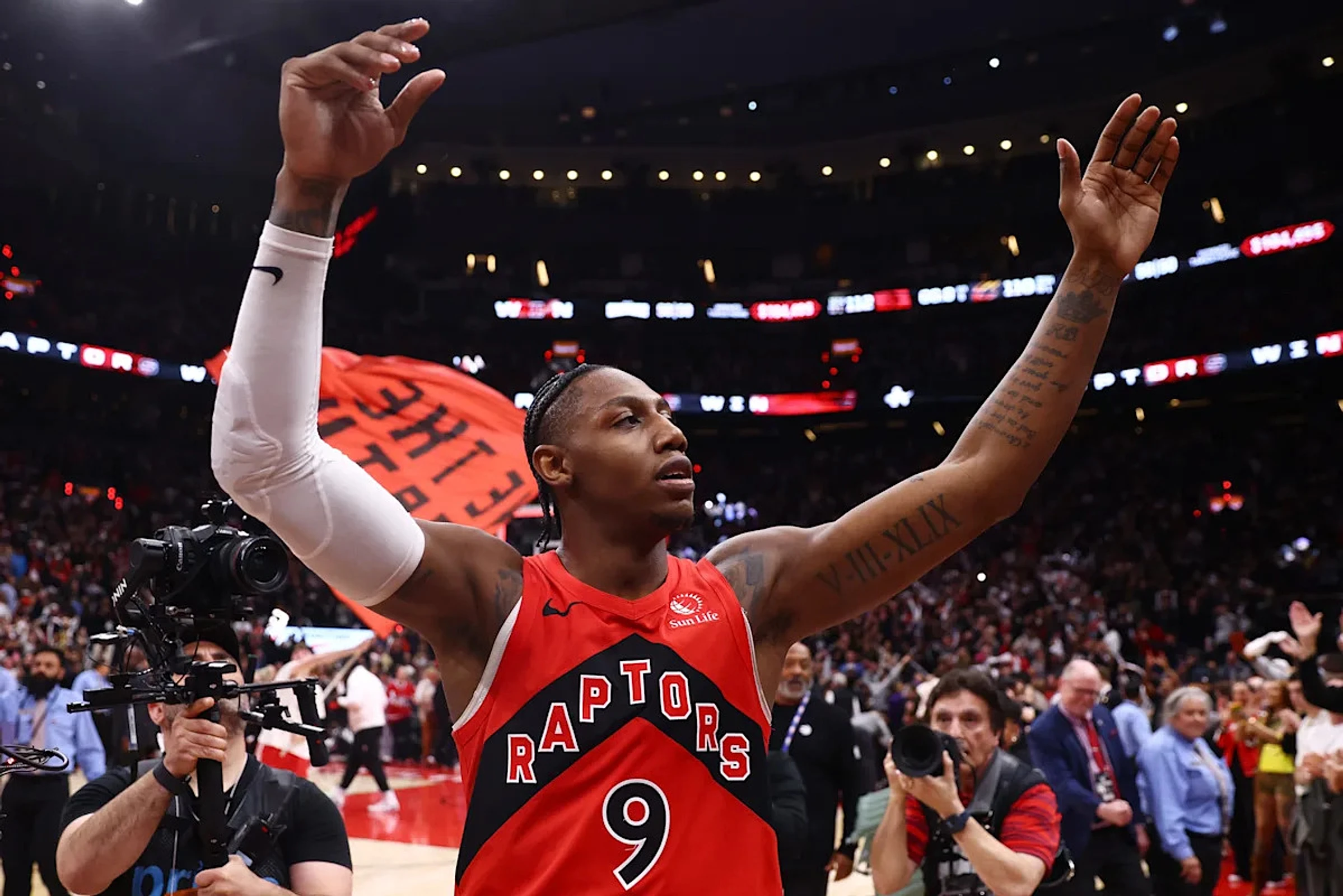 Raptors force Game 7 vs. Cavs thanks to miracle bounce on RJ Barrett game-winner