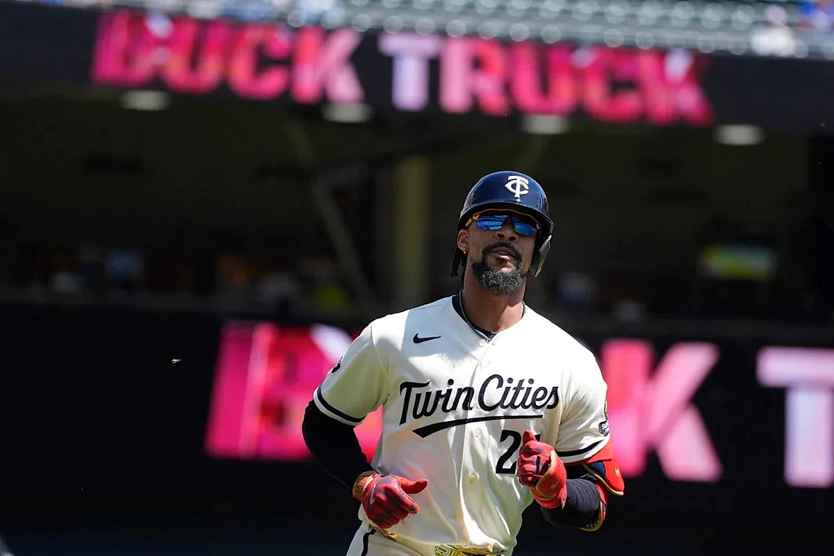 Byron Buxton Gives Minnesota Twins Bright Spot in 11-4 Loss to Blue Jays