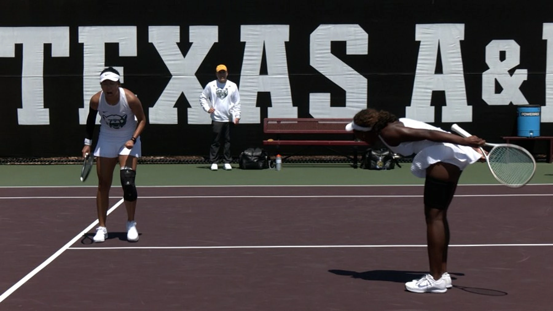Dong delivers to send Baylor Women’s Tennis to NCAA Tournament second round