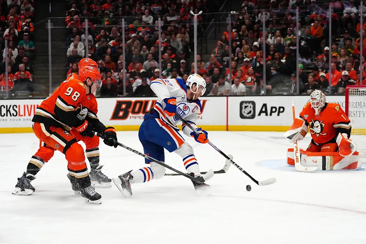 McDavid Embodies Hockey's Injury Culture, Plays Through Fractured Foot/Ankle