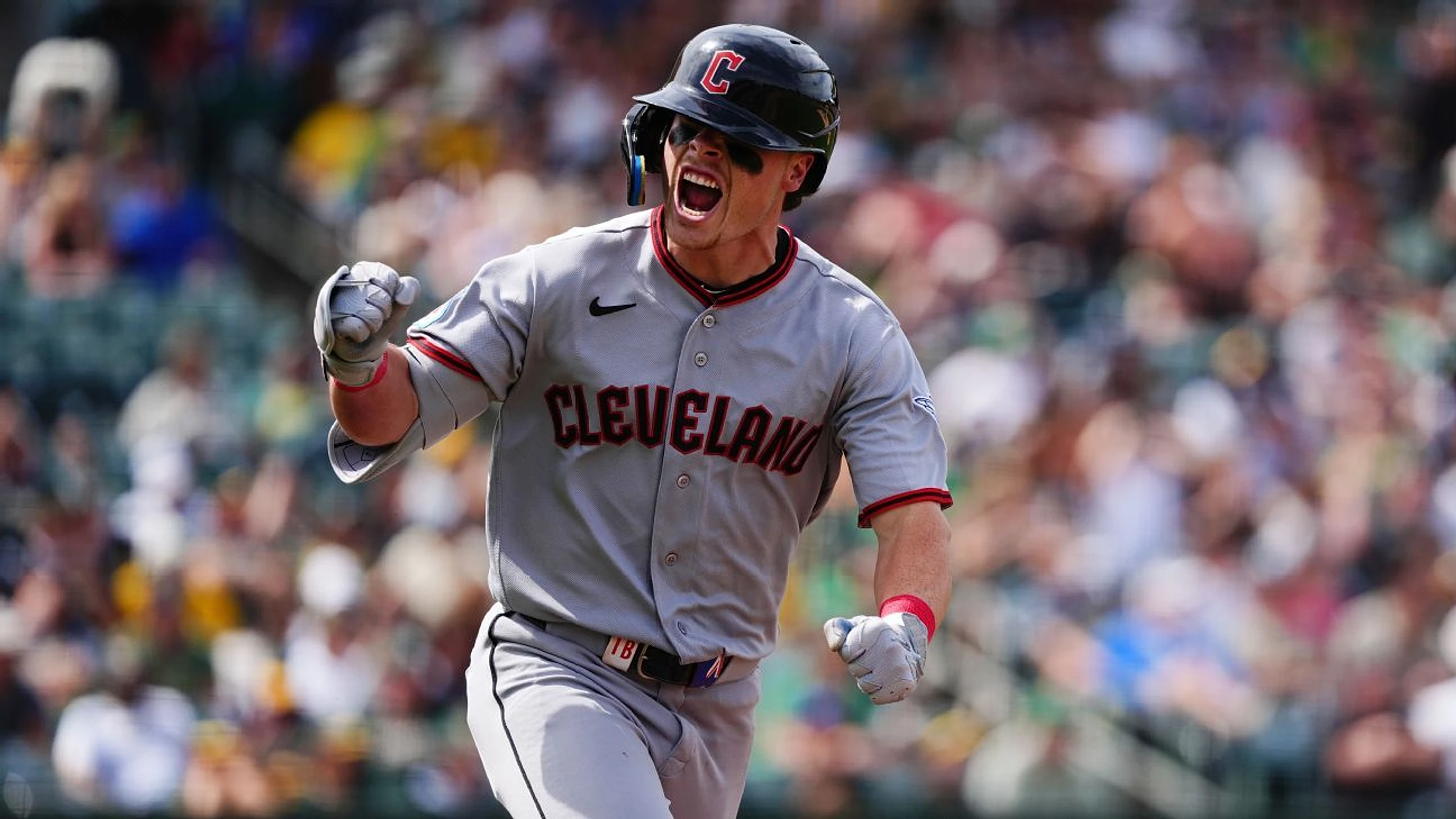 Free agent pickups: Rookies Bazzana, Eldridge lead...