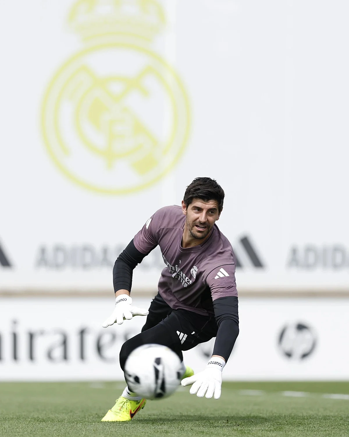 Courtois Returns to Full Training as Real Madrid Begin El Clásico Preparations