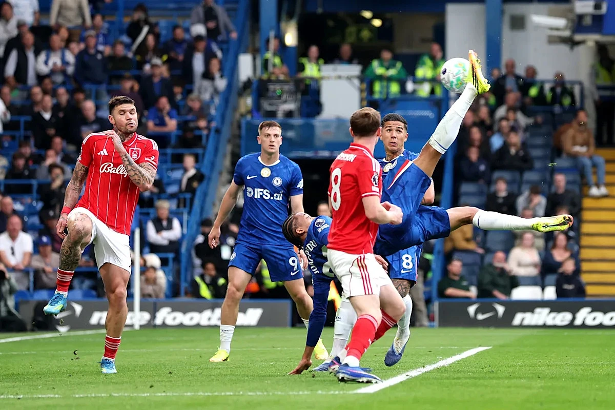 Joao Pedro matches Hasselbaink and Costa feat for Chelsea
