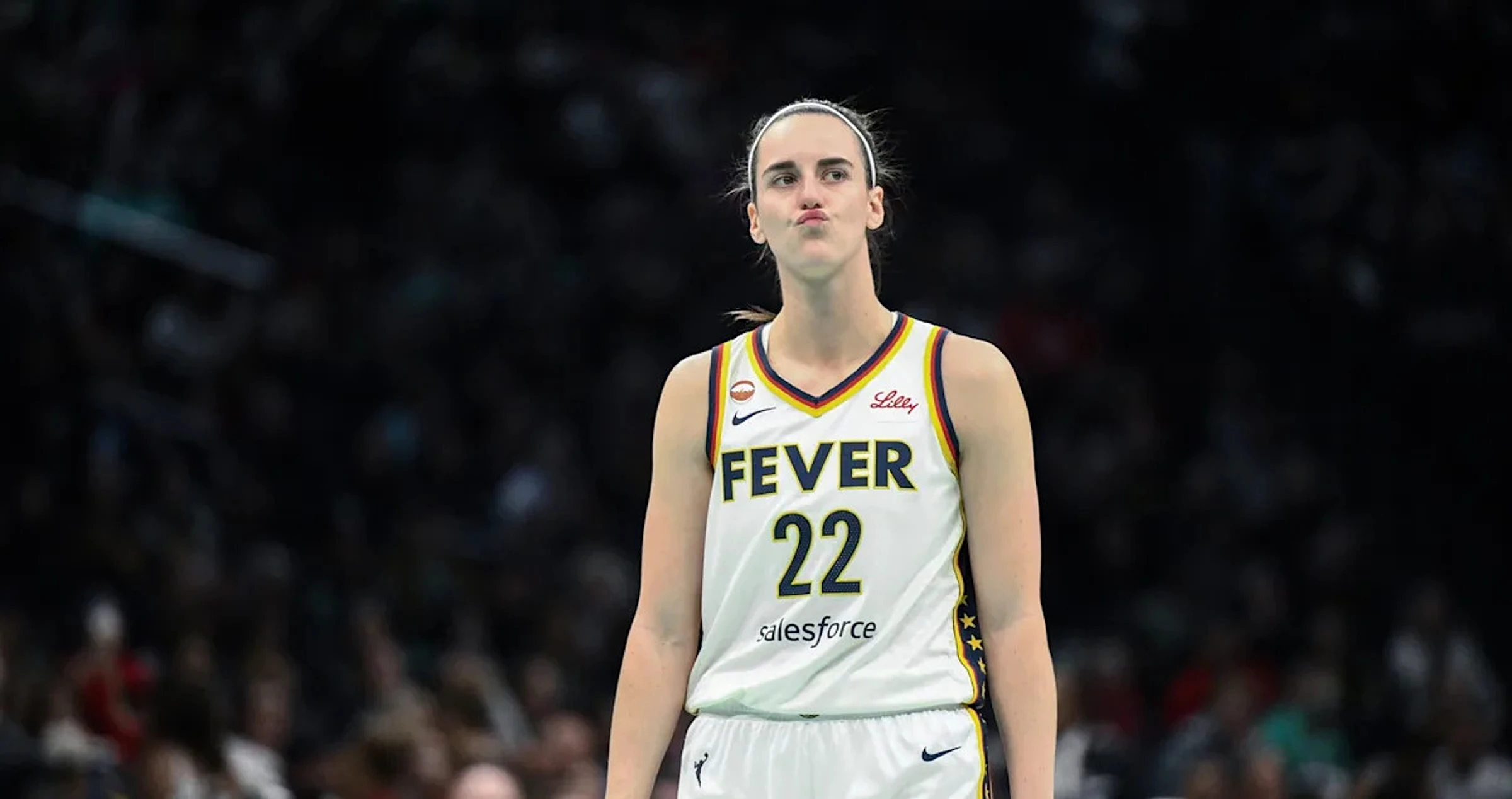 Caitlin Clark leg sleeve at practice causes stir