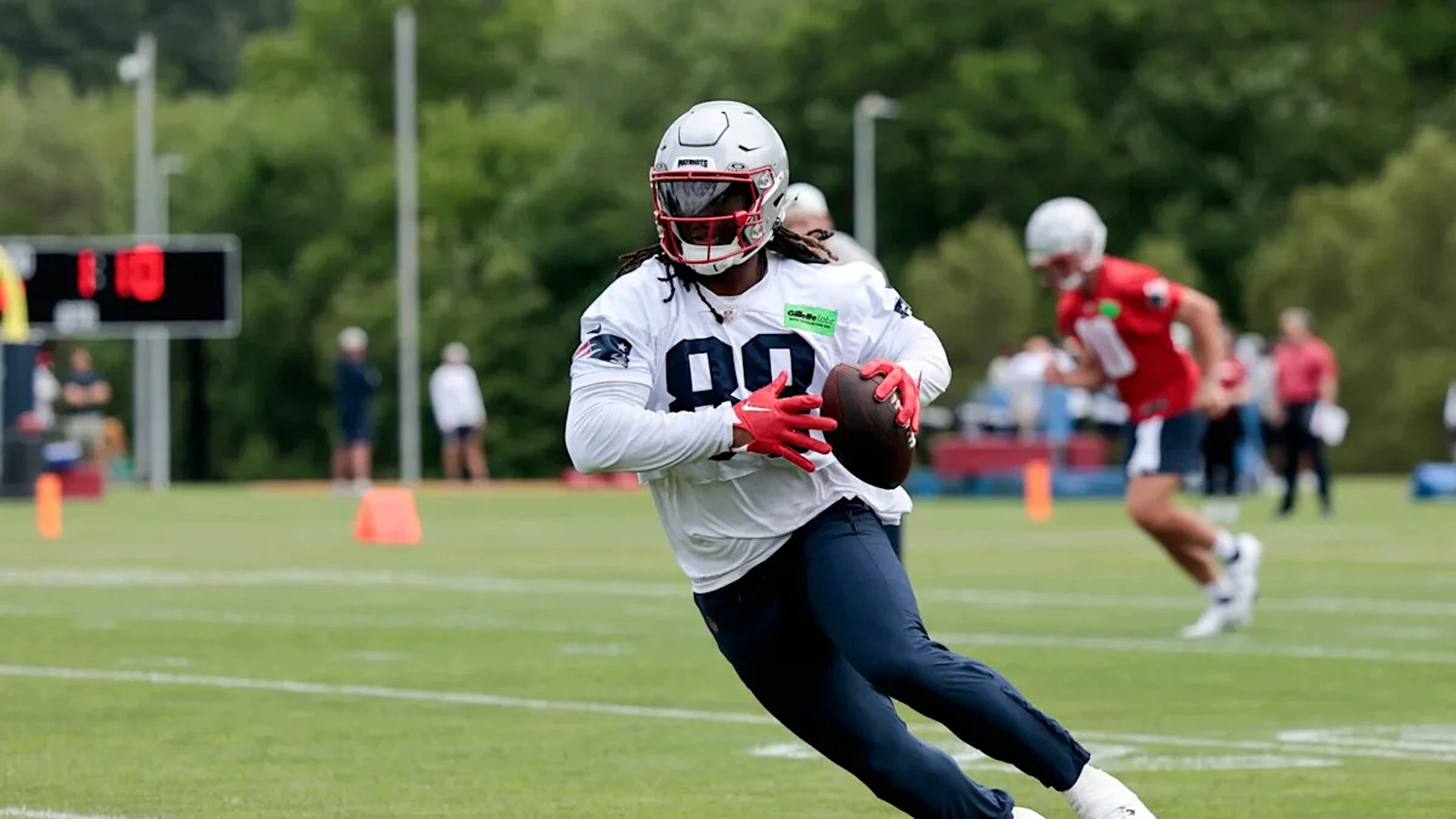 Steelers sign TE Jaheim Bell to a one-year deal