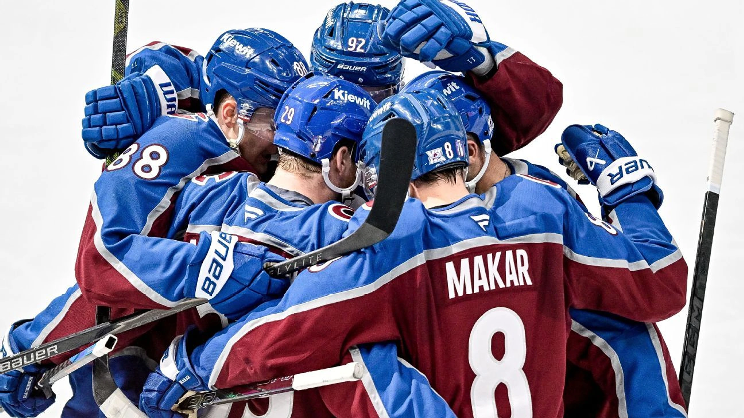 Avs tame Wild again, improve to 6-0 in playoffs