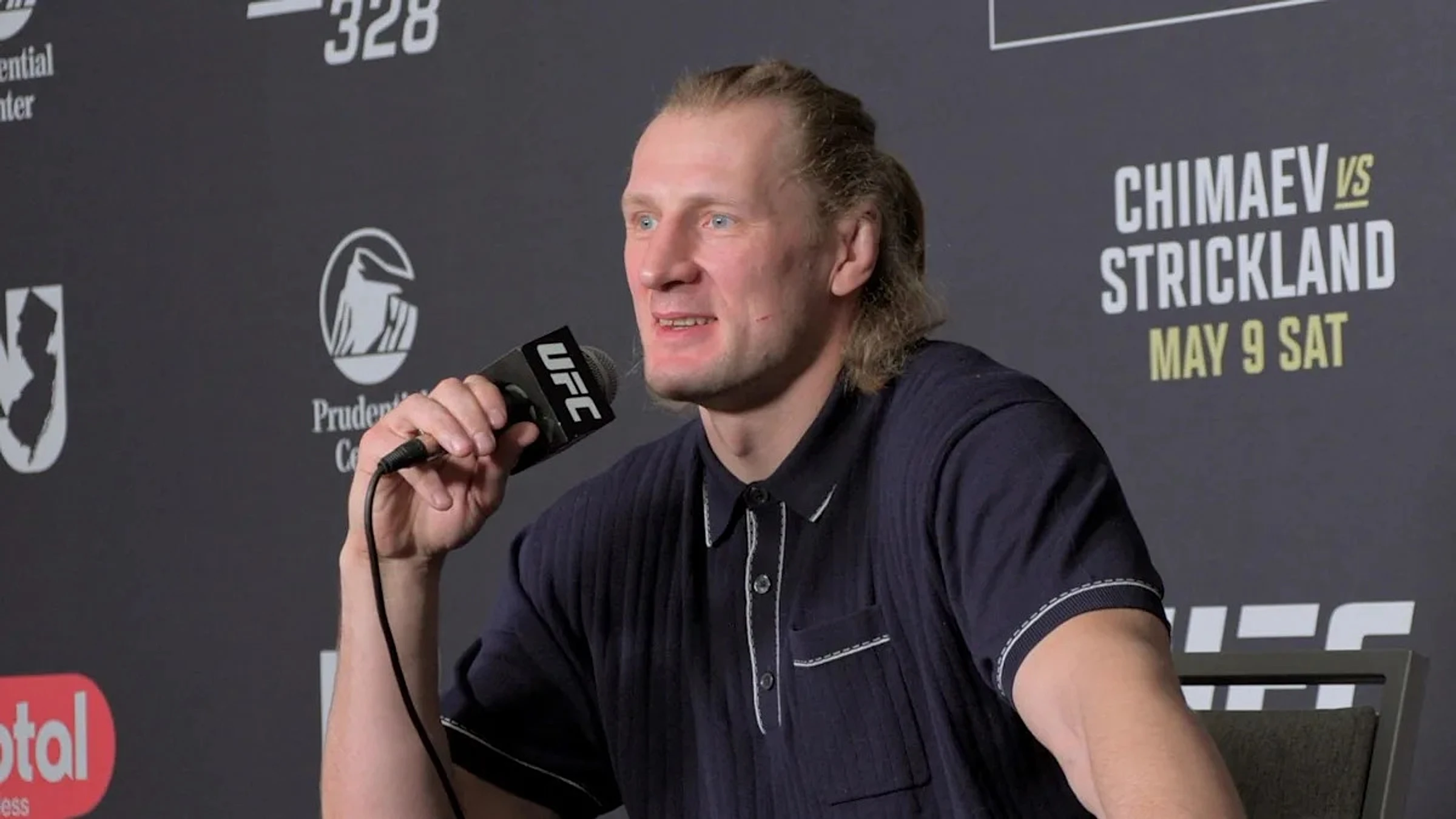 Alexander Volkov unsure Alex Pereira can handle Ciryl Gane's style