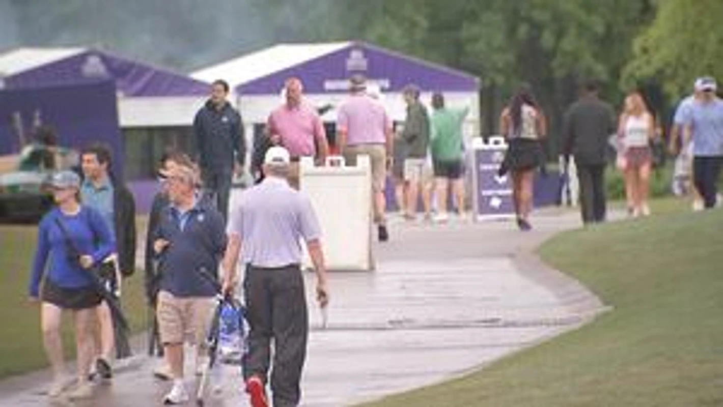 Fans wait out delayed first round at Truist Championship