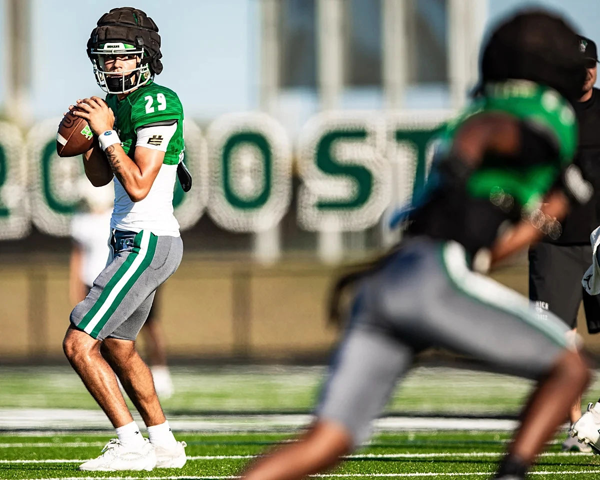 Venice holds Green vs. White football scrimmage, hoping iron sharpens iron
