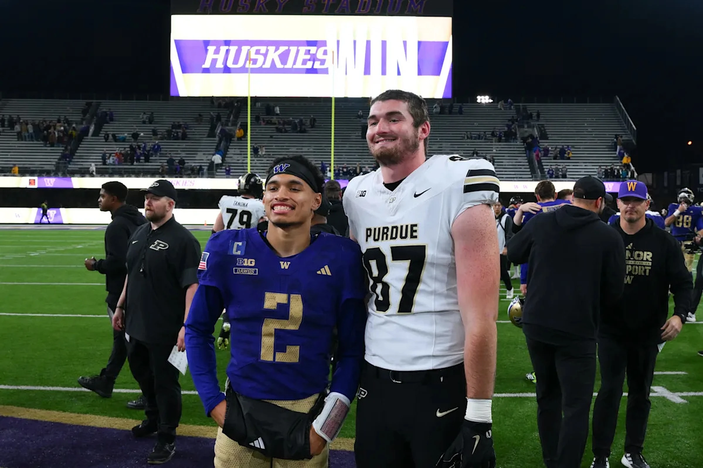 Washington football to play consecutive Friday games in 2026