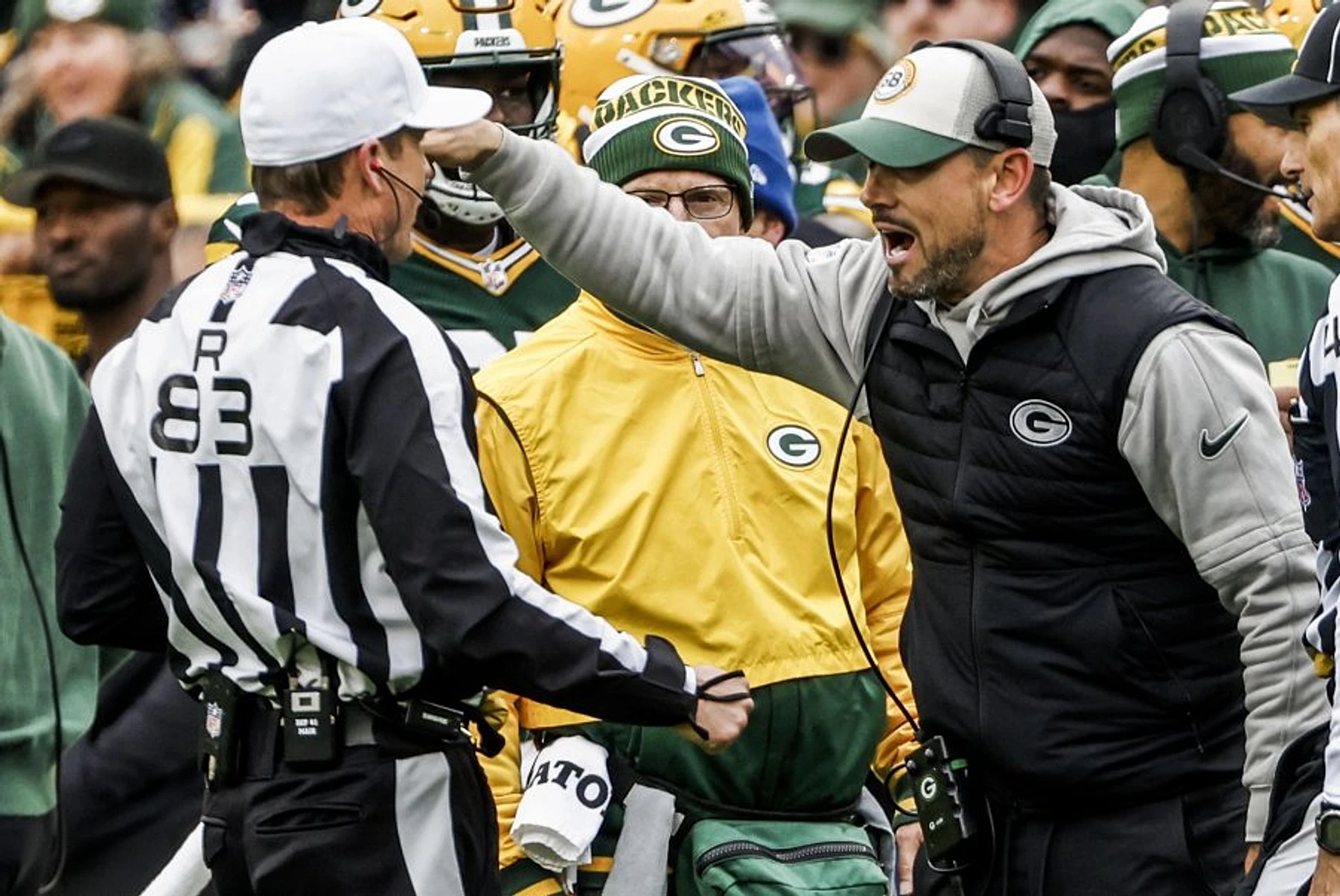 NFL, referees agree to 7-year agreement, avoid lockout