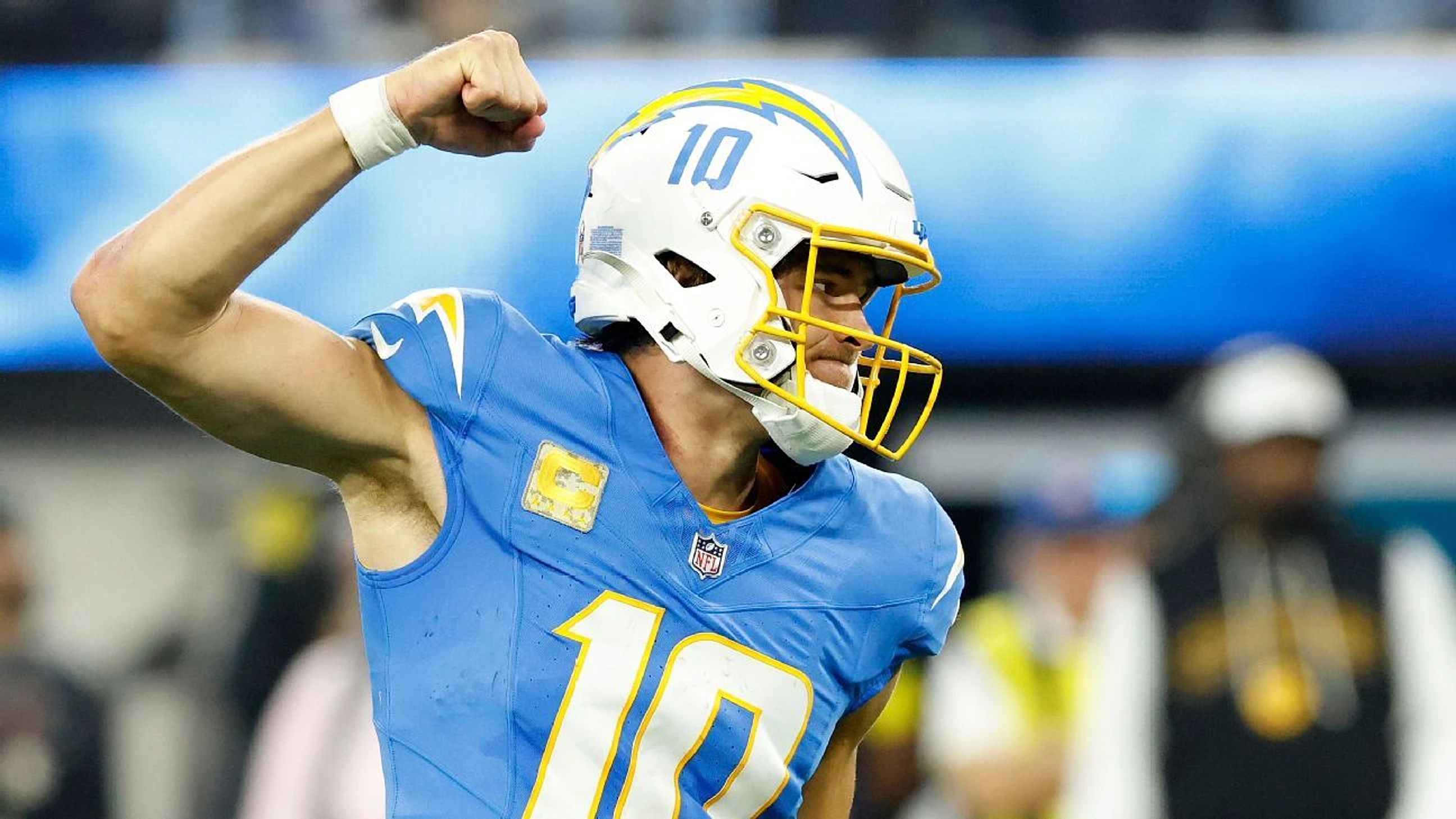 McDaniel's aim? Help QB Herbert 'own the position'...