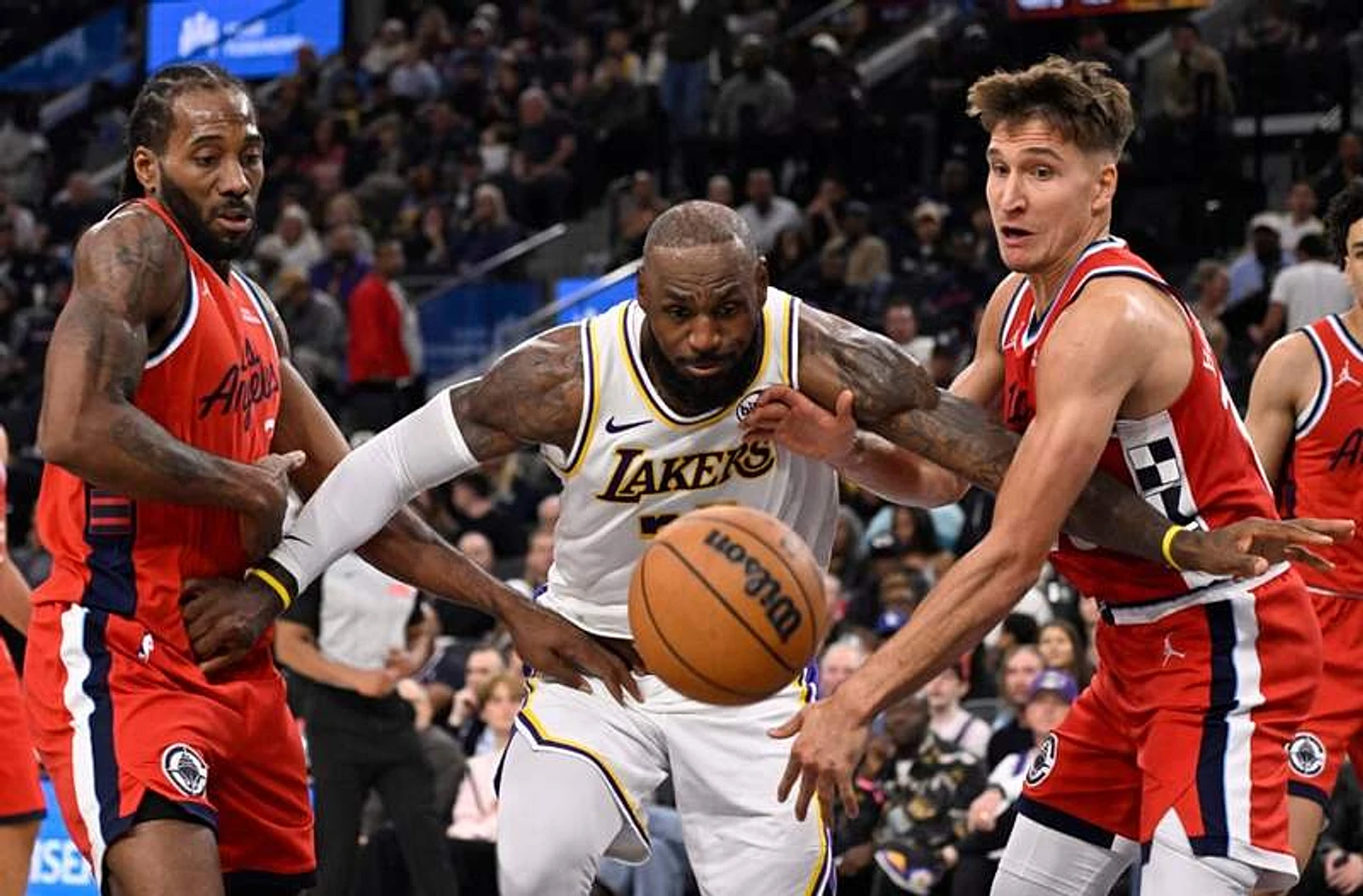 LA Clippers star wants the NBA to introduce red card in basketball after terrible officiating in Lakers’ loss