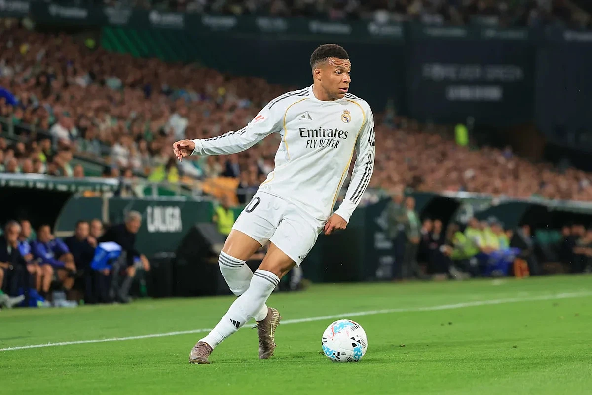 On-loan Endrick defends Real Madrid star Kylian Mbappé