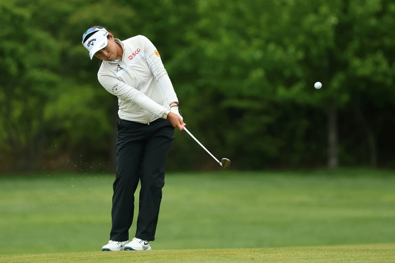 Defending champ Jeeno retains lead at Mizuho Americas Open