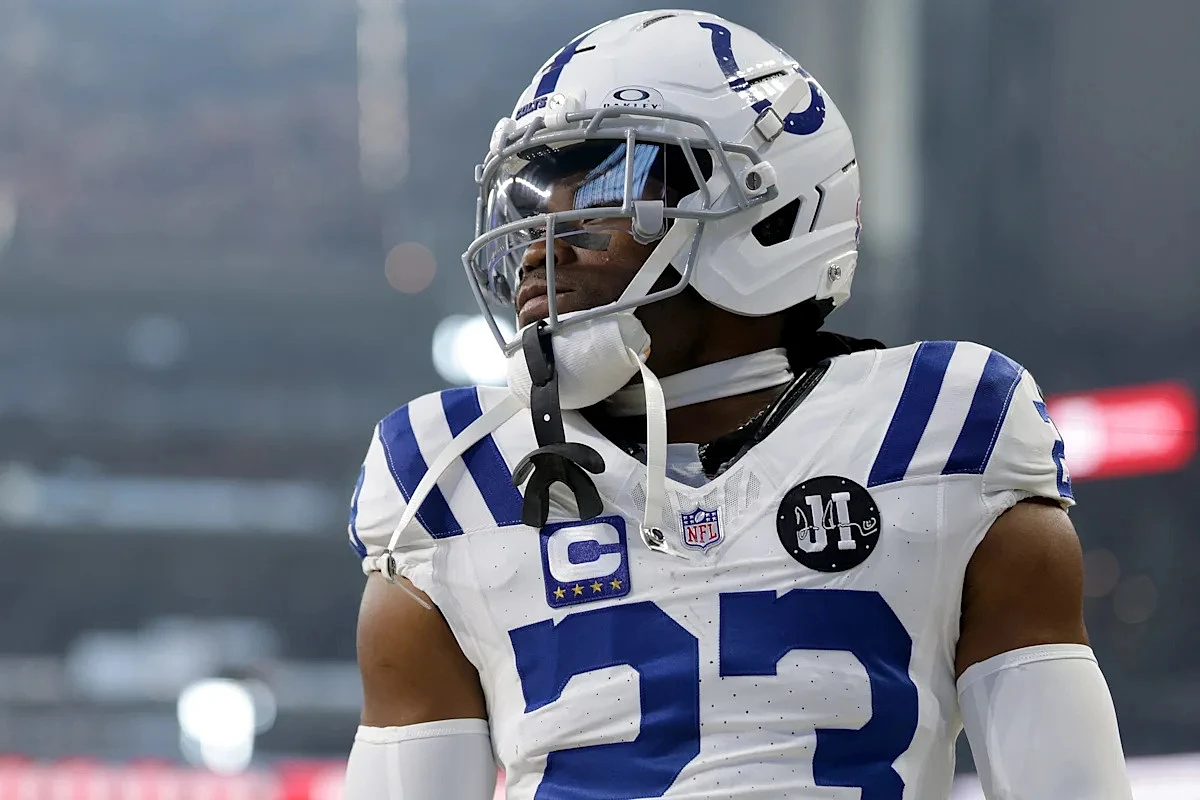Kenny Moore posts farewell message to Colts and fans