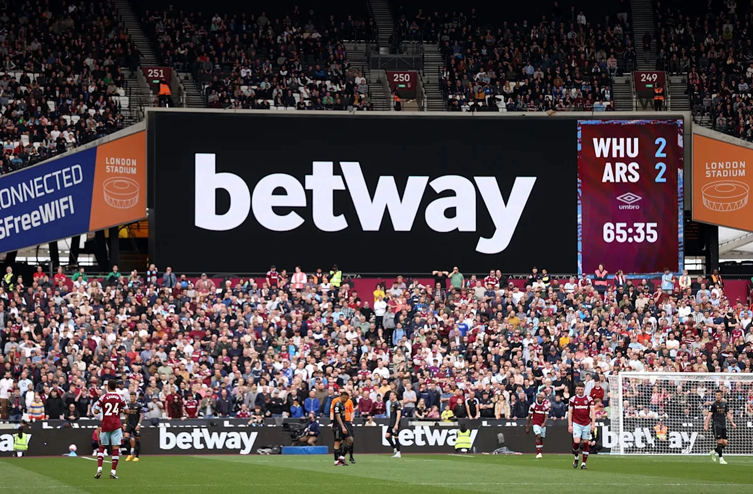 West Ham boss sends warning to Arsenal ahead of huge London derby