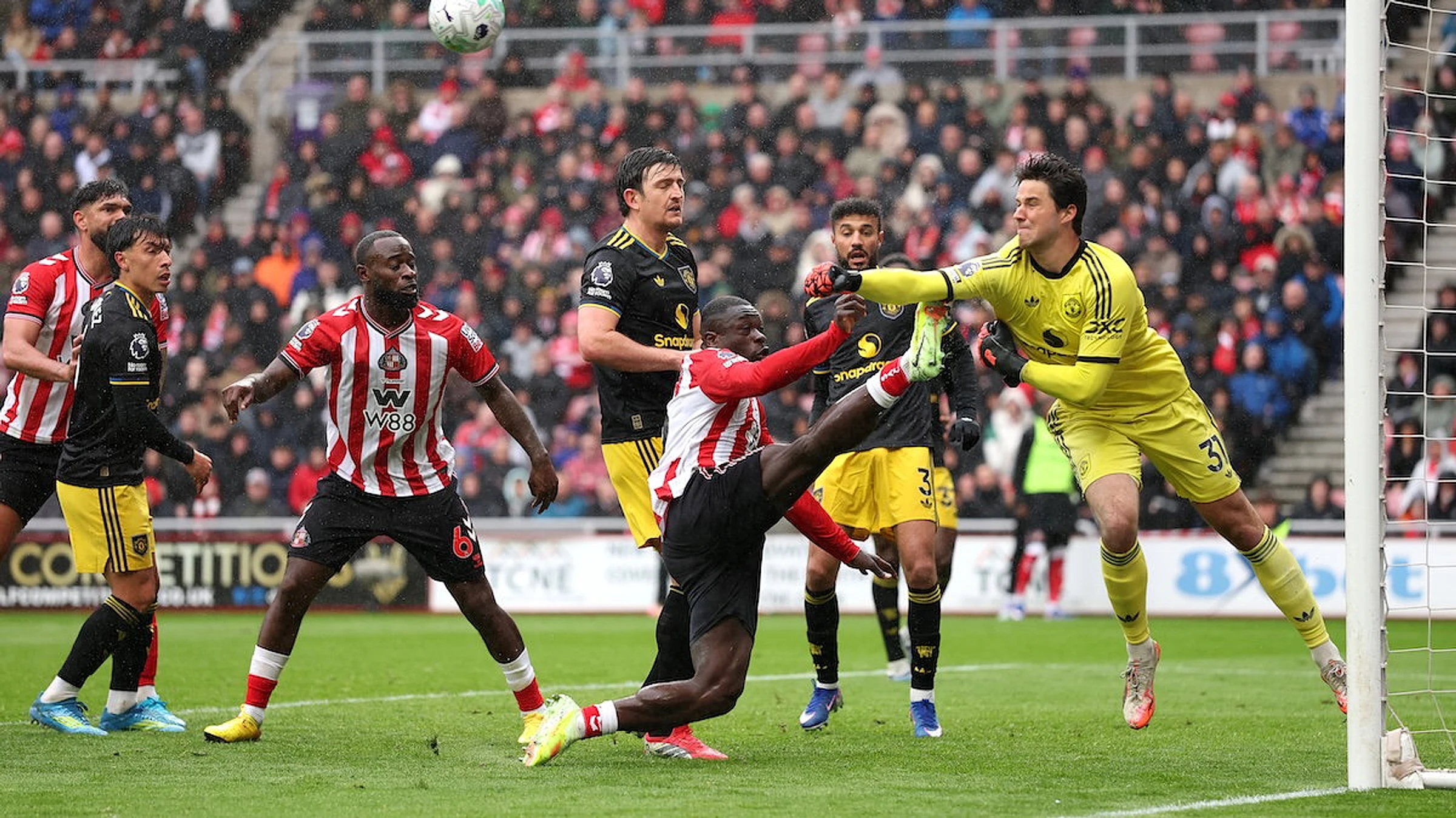 Senne Lammens: What Man United must do is now blindingly obvious after Sunderland display