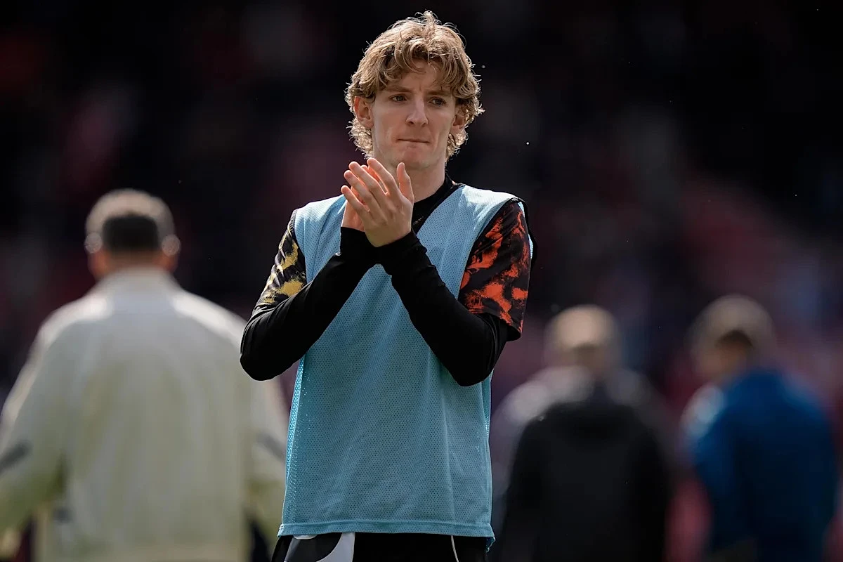 Newcastle’s Eddie Howe Hints at Imminent Anthony Gordon Transfer on Sunday