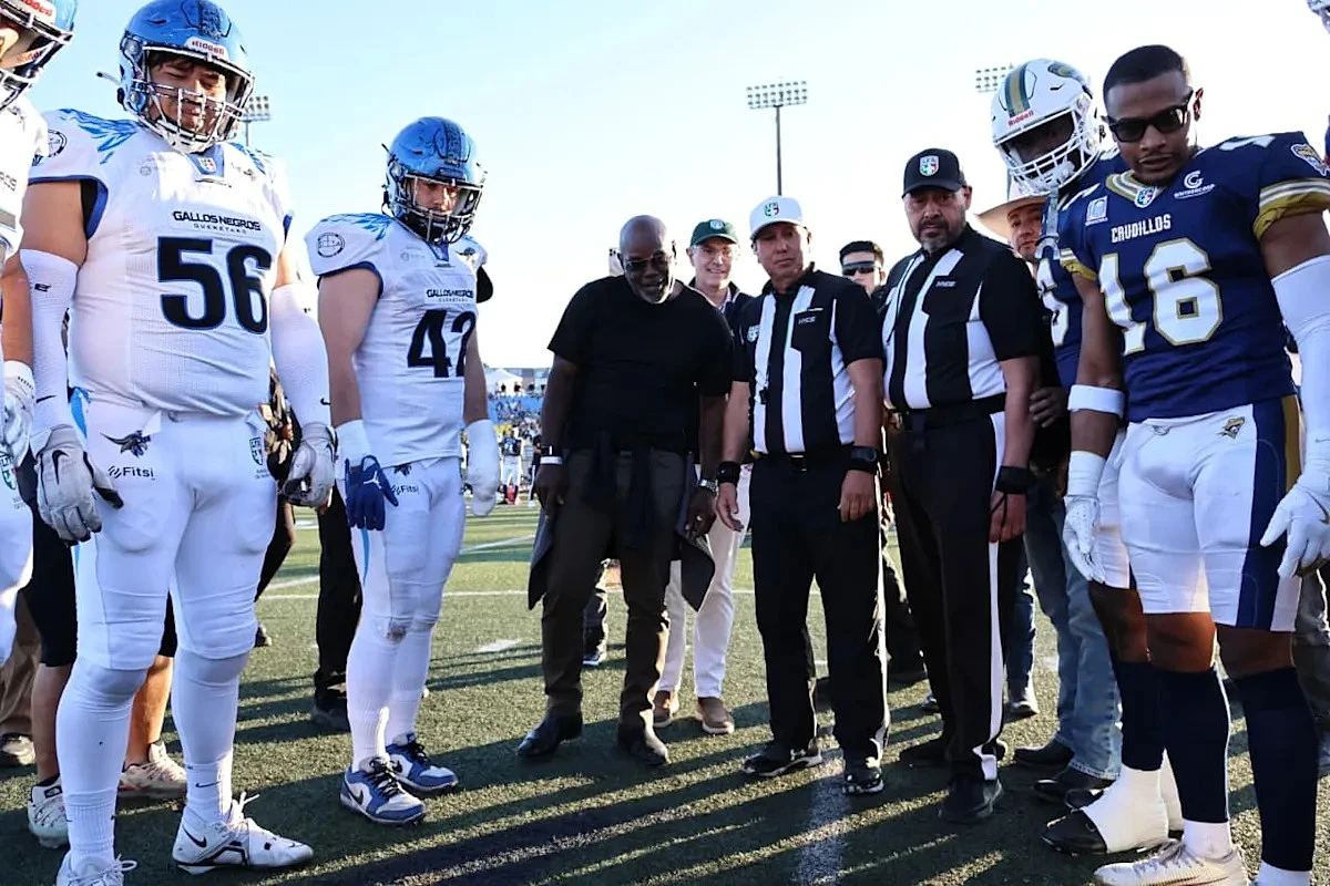 Emmitt Smith wowed Mexico with visit to pro football game in rising league as Dallas Cowboys legend seeks to learn more about the LFA
