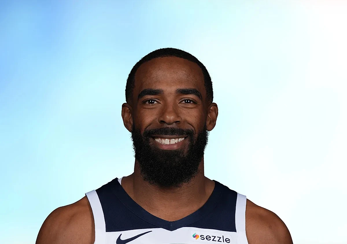 Wolves start Ayo Dosunmu over Mike Conley in Game 4 vs. Spurs