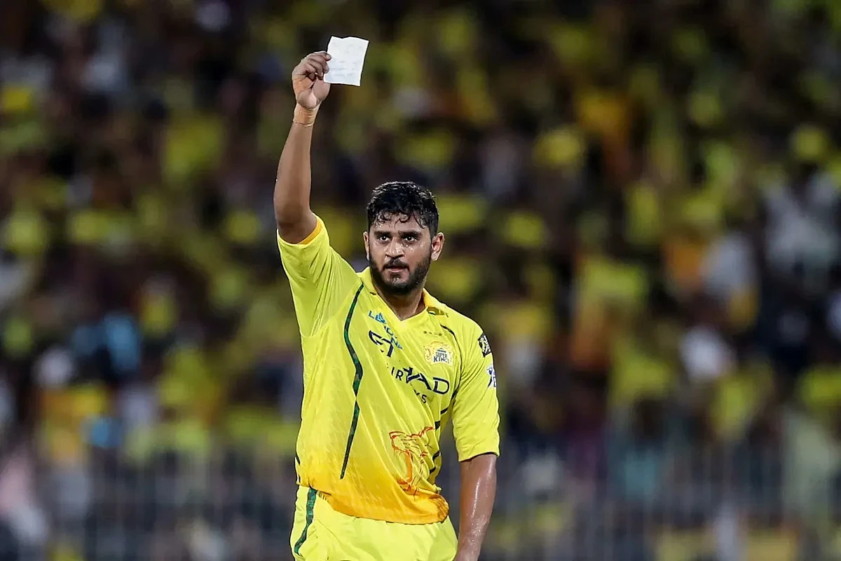 Urvil Patel’s six-hitting carnage: The 200-sixes-a-day routine, Dhoni’s special bat and ‘mai dhamaka karunga’ promise