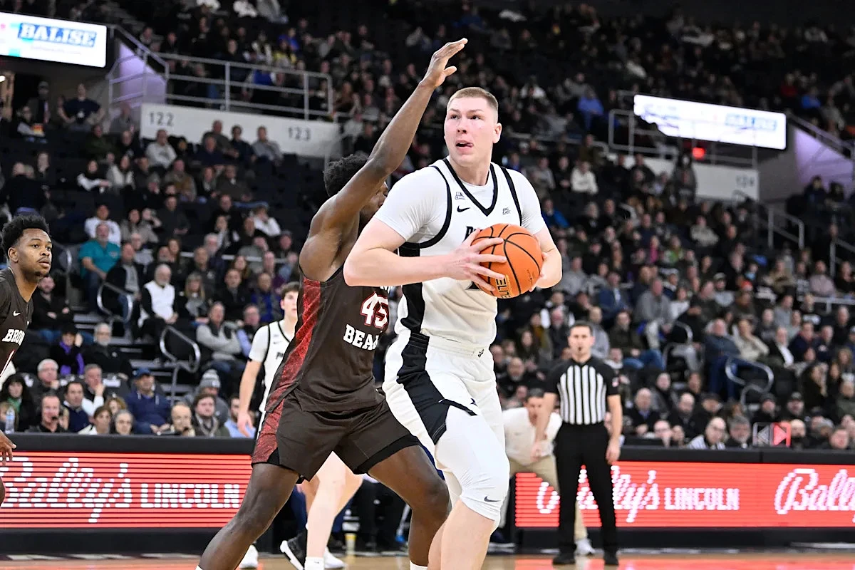 The latest college hoops transfer portal news in Rhode Island