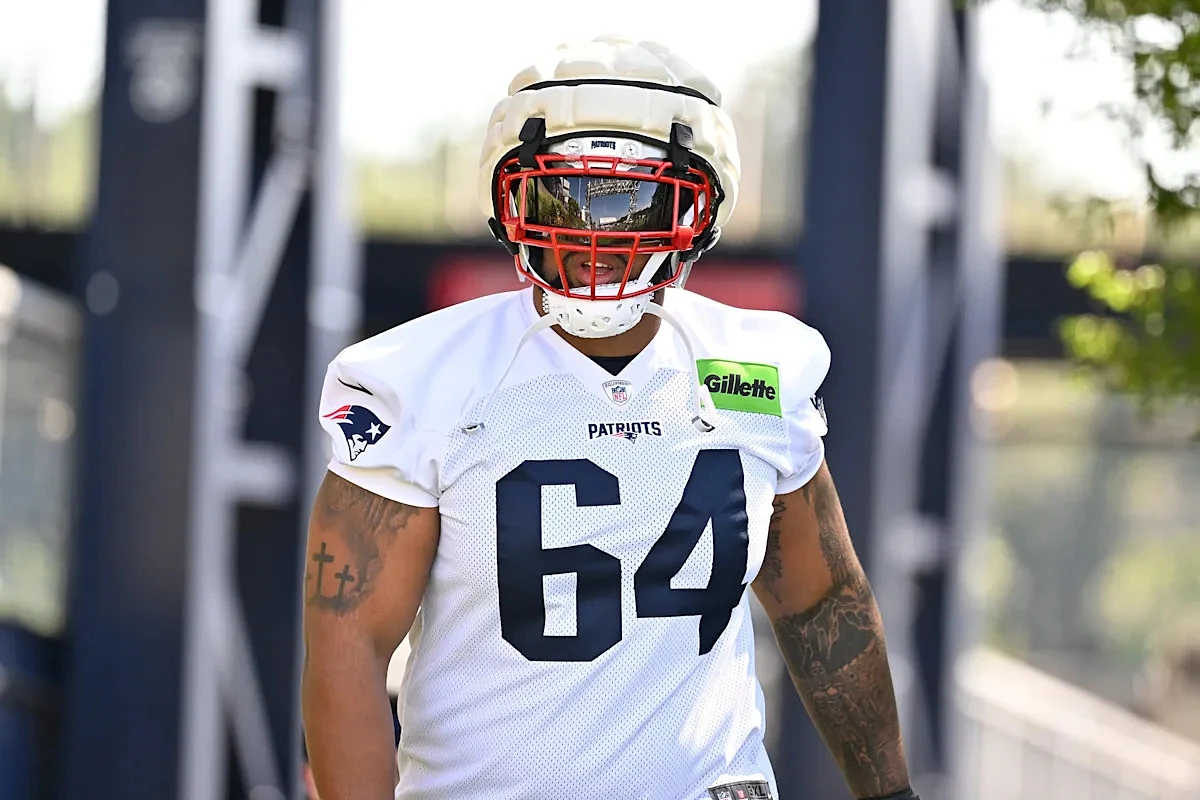 Falcons signing former Patriots offensive lineman to roster